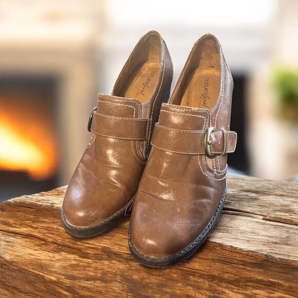 Women’s 8M Natural Soul Naturalizer Brown Bootie Buckle Shoe Stacked Heel - Picture 3 of 5